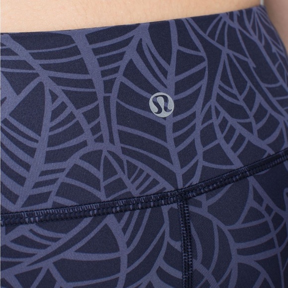 Lululemon Wunder Under Crop Luxtreme Pretty Palm Cadet Greyvy Capri Leggings - Picture 7 of 10